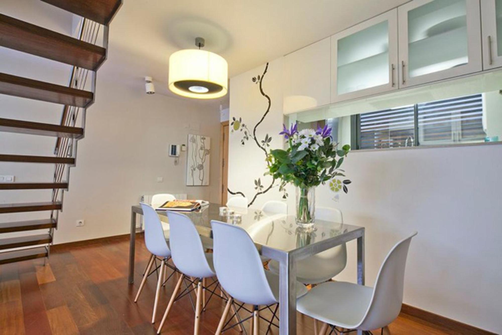 Appartement My Space Emirates - Splendid With Terrace And Pool Near Park Gueell